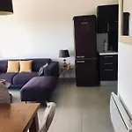 Mini-villa Mitoyenne De Type F2 Proche Golfe De Lava *