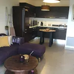 Mini-villa Mitoyenne De Type F2 Proche Golfe De Lava