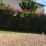 Mini-villa Mitoyenne De Type F2 Proche Golfe De Lava Holiday home *