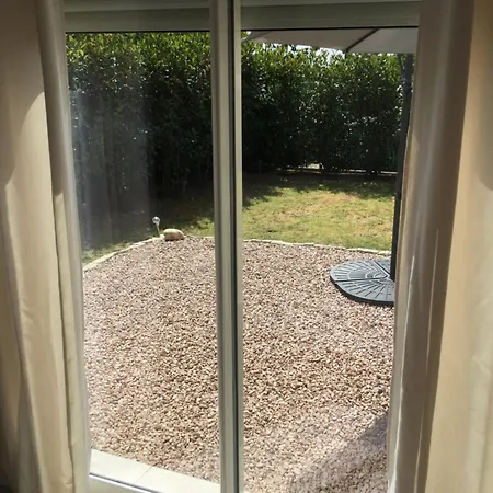 Mini-villa Mitoyenne De Type F2 Proche Golfe De Lava *