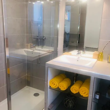 Mini-villa Mitoyenne De Type F2 Proche Golfe De Lava Casa de Férias *