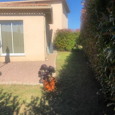 Mini-villa Mitoyenne De Type F2 Proche Golfe De Lava Prázdninový dům *