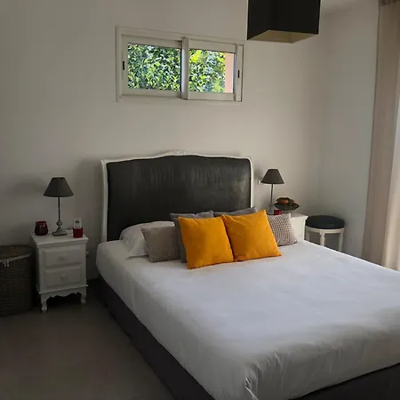 Mini-villa Mitoyenne De Type F2 Proche Golfe De Lava Casa de Férias *