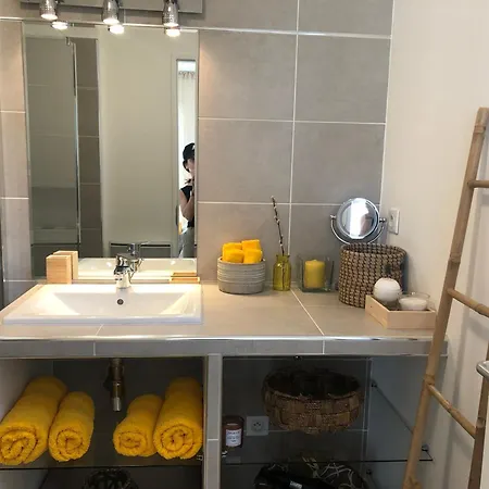 Casa de Férias Mini-villa Mitoyenne De Type F2 Proche Golfe De Lava *