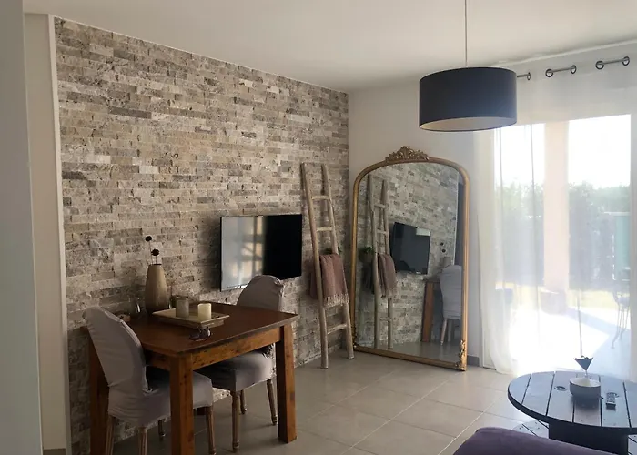 度假居 Mini-villa Mitoyenne De Type F2 Proche Golfe De Lava 阿帕涅托